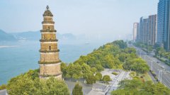 澳门金沙网址：向化工围江宣战：沿江1公里范围内化工企业3年全部清零